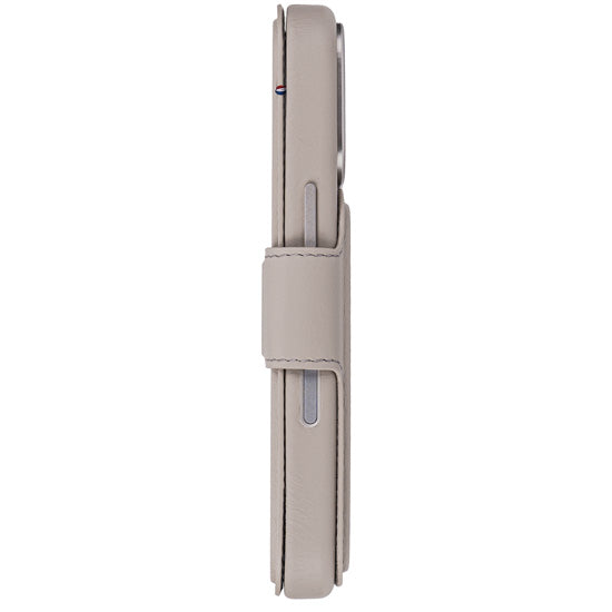MagSafe detachable folio iPhone 17 Pro Solid Clay