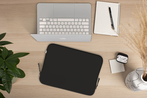 MacBook NEO Basics²Life Perfect Fit Sleeve Black / Black