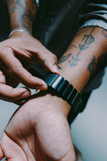 Stratos Band 49mm Black Titanium/Black KFM