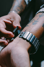 Stratos Band 49mm Black Titanium/Black KFM