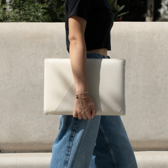 Stow Slim sleeve MacBook 15"/16" Sandstone
