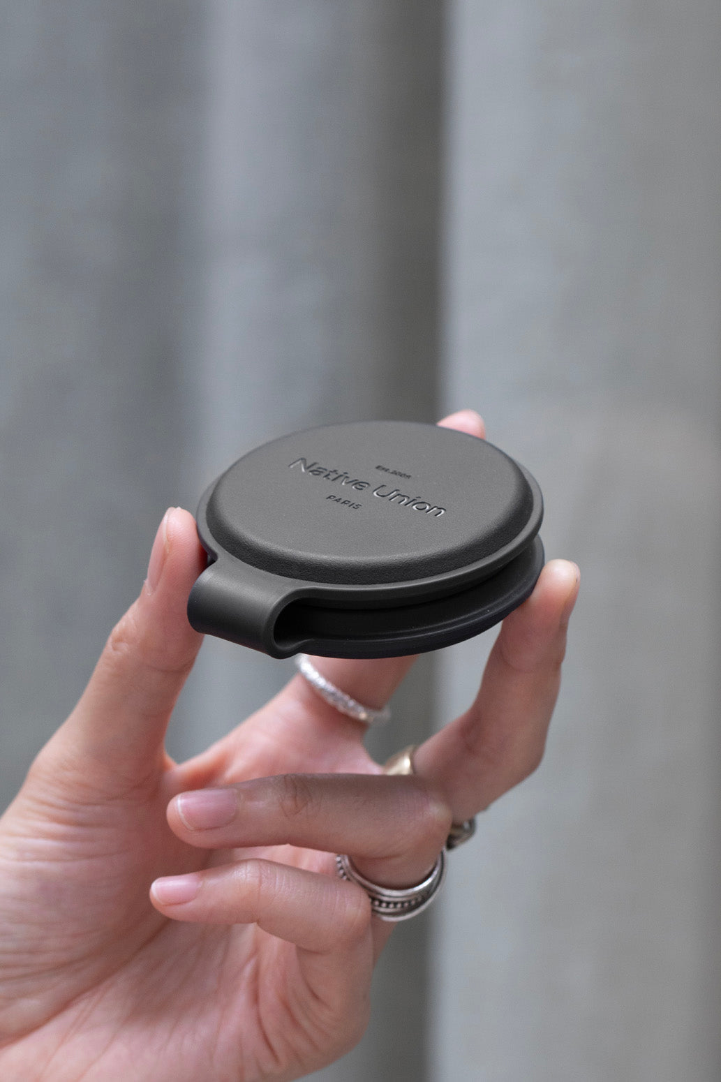 Voyage Charger sans fil 2-en-1 Qi2 Black