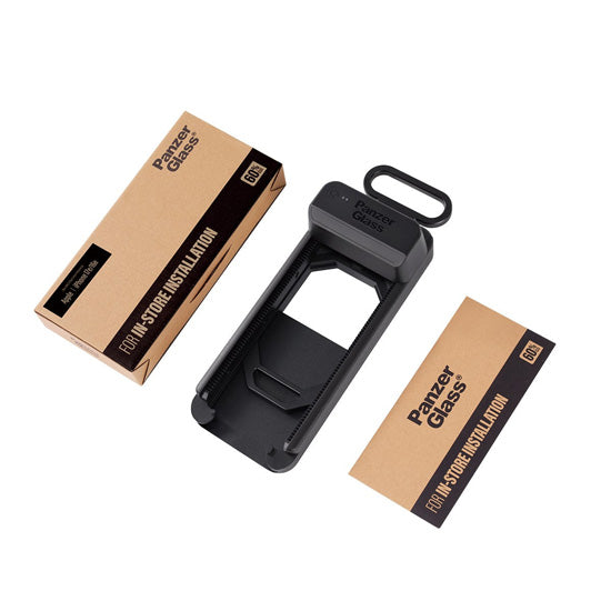 PanzerGlass® Ultra-Wide Fit iPhone 16e / 17e / 14 / 13 / 13 Pro, FASTFIT