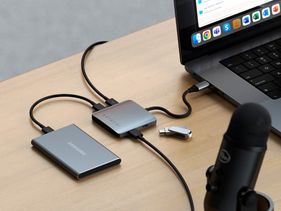 4-Port USB-C hub with PD Space Gray