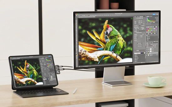 Mobile XR Hub with microSD Reader Space Gray