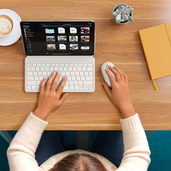 ONTHEGO™ QWERTY Bluetooth Keyboard Sand