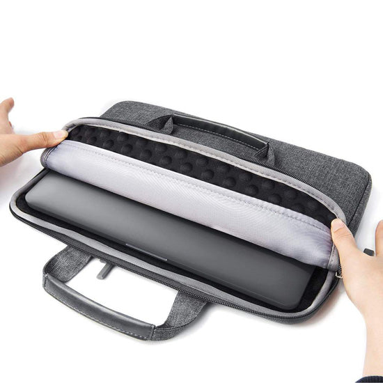 Water-resistant laptop carrying case 13/14"