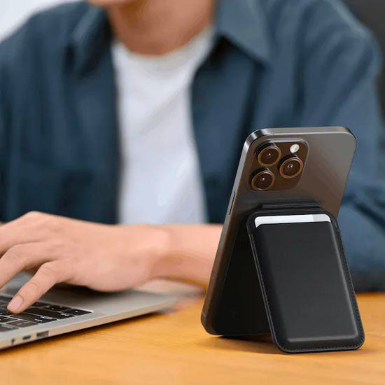 MagSafe Wallet Stand Black