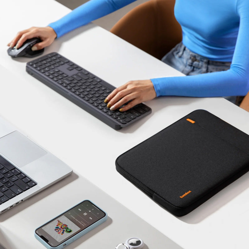 Defender-A13 Laptop Sleeve MacBook Air & Pro 13"Black