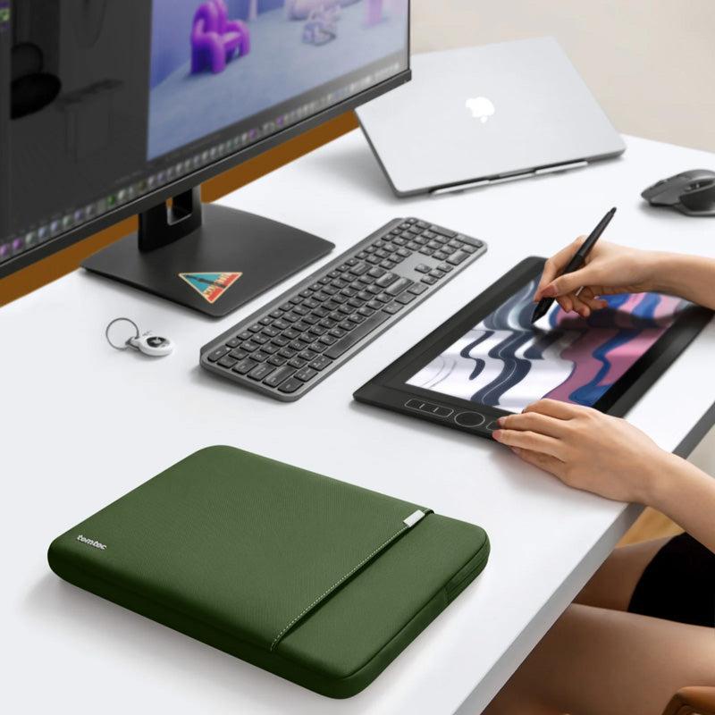 Defender-A13 Laptop Sleeve MacBook Air & Pro 13" Green