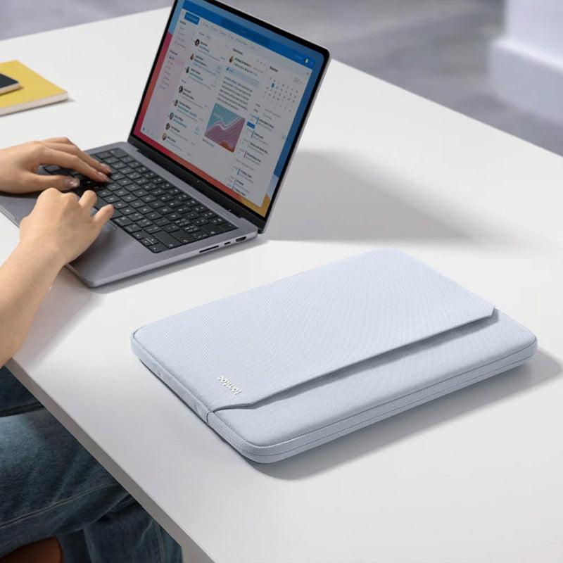 Light-A18 Laptop Sleeve MacBook Air & Pro 13" (M5/M4/M3) Light Blue