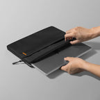 Light-A18 Laptop Sleeve MacBook Air & Pro 13" (M5/M4/M3) Black