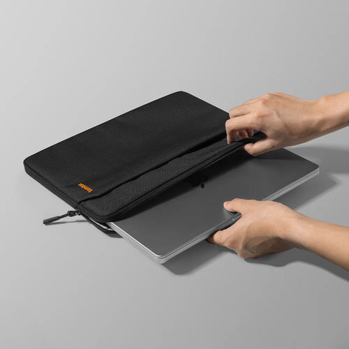 Light-A18 Laptop Sleeve MacBook Air & Pro 13" (M5/M4/M3) Black