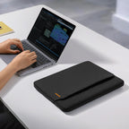 Light-A18 Laptop Sleeve MacBook Air & Pro 13" (M5/M4/M3) Black