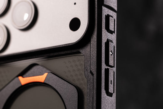 Plasma XTE MagSafe iPhone 17 Pro  Black/Orange