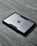 Coque Plyo MacBook Air 13" (M2/M3/M4/M5) Ice/Black