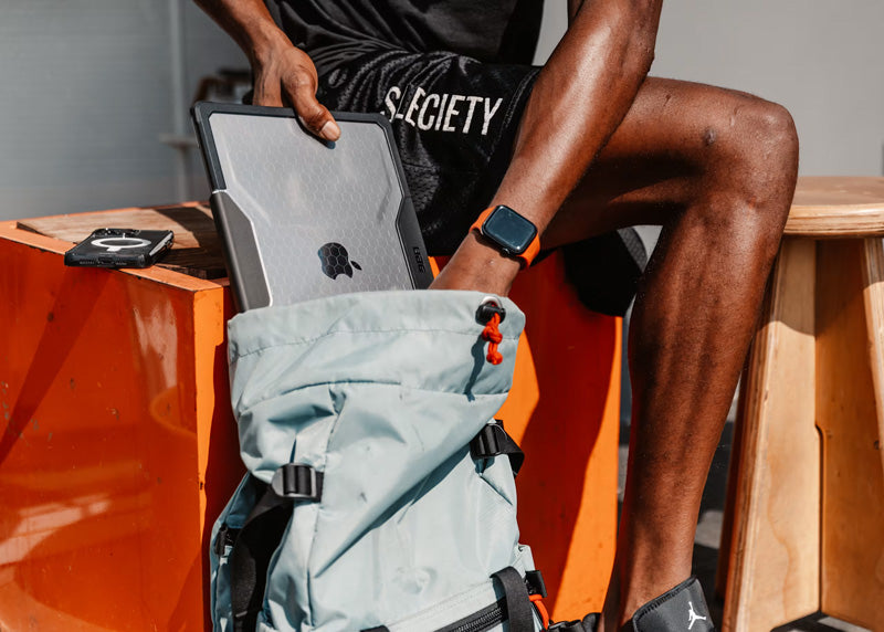 Coque Plyo MacBook Air 13" (M2/M3/M4/M5) Ice/Black
