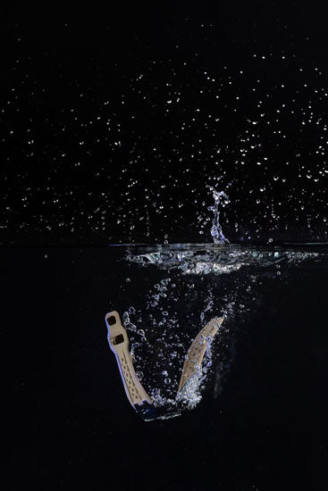 Tech Crossbody Sling - DRYOUT® Active Moisture-Removal Technology™
