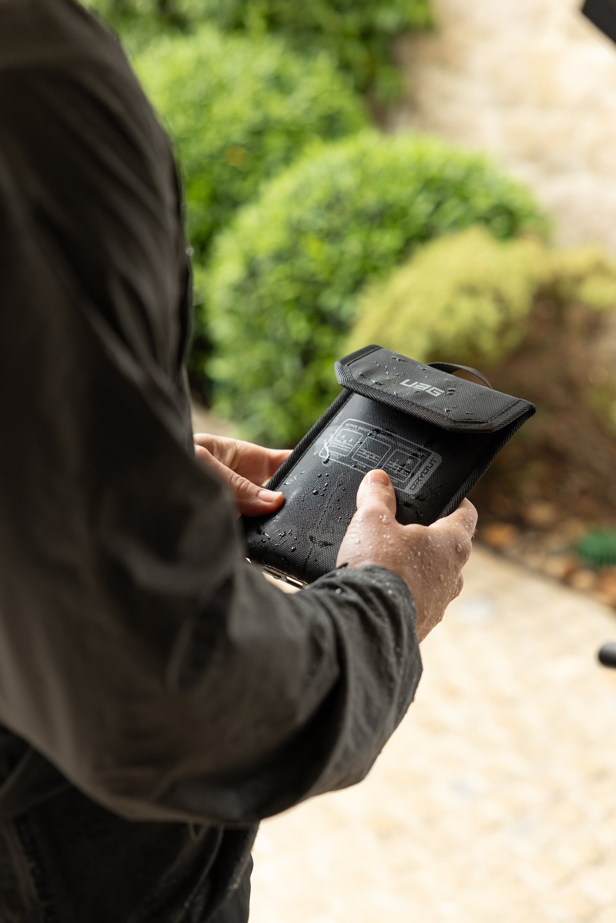 Phone Recovery Pouch - DRYOUT® Active Moisture-Removal Technology™