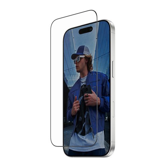 PanzerGlass® Screen Protector Ultra-Wide Fit w. Fastfit in-a-box iPhone 17 - PanzerGlass